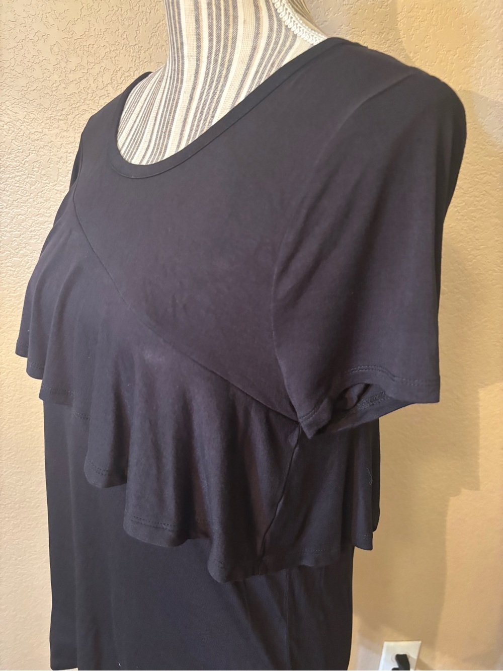 a.n.a Top Small Black Short-Sleeve Ruffle Tee Flowy Rayon Spandex Stretch Soft - Picture 8 of 14